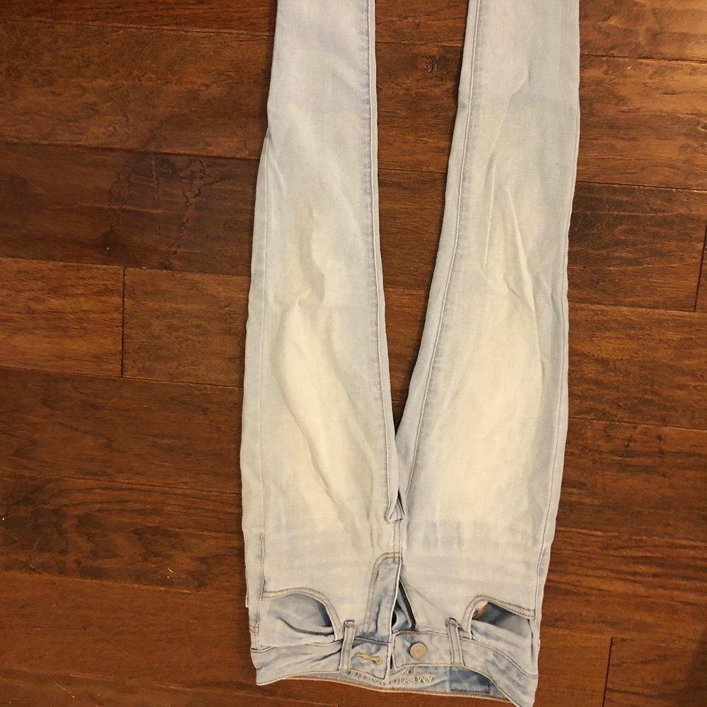 Light wash Jeans